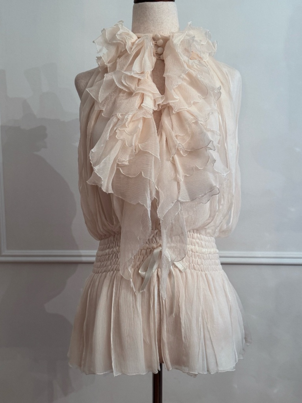 Robert Rodriguez Silk Ruffle Jabot Blouse Smocked Waist Ivory Size 6